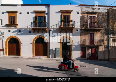 Une vue du village de Sambuca di Sicilia, Italie. Sambuca di Sicilia est une municipalité dans la province d'Agrigente dans la région Sicile, lo Banque D'Images