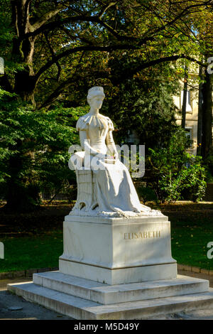 L'impératrice Elisabeth d'Autriche, monument fait de marbre blanc sur le Sommerpromenade, Merano, le Tyrol du Sud, Italie Banque D'Images