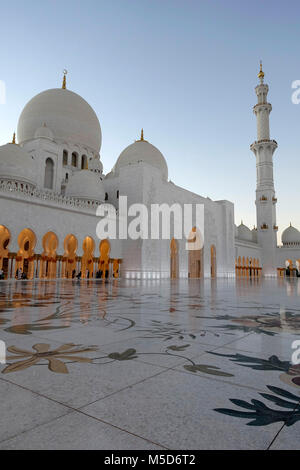 La Mosquée Sheikh Zayed, Abu Dhabi, Émirats Arabes Unis Banque D'Images