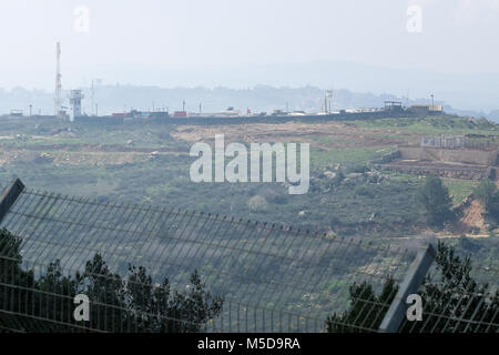 Misgav Am, Israël. 21 Février, 2018. Kibboutz Misgav Am, avec une population d'environ 300, situé en Haute Galilée, près de la frontière libanaise, est entourée d'une clôture de sécurité, bunkers, tranchées, abris souterrains et les résidents prêts à réagir à toute situation d'urgence. Les efforts de la diplomatie pour résoudre les tensions entre Israël et le Liban en cours avec la médiation de l'État américain du Ministère Satterfield. Les différends sur la frontière israélienne construction d'un mur, le début de l'exploration de gaz en mer et l'accroissement de l'arsenal du Hezbollah soutenu par l'Iran ont causé ce pic Banque D'Images