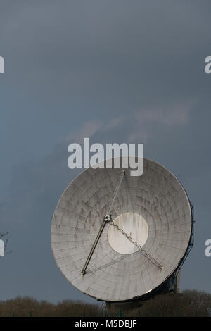 Près de Goonhilly Downs, Helston, Cornwall, UK. 22 févr. 2018. Il a été annoncé aujourd'hui qu'un investissement de 8,4 millions de livres aura lieu à l'élaboration de la Terre à Goonhilly Station pour des missions spatiales. Les médias sociaux sont déjà en utilisant le slogan 'Helston nous avons un problème'. Dans le cadre d'un nouveau projet annoncé aujourd'hui par le Cornwall & Îles Scilly Local Enterprise Partnership (LEP), seront mis à niveau à Goonhilly afin de lui permettre de fournir l'espace profond et suivi des services de communication par satellite sur une base commerciale. Crédit : Simon Maycock/Alamy Live News Banque D'Images