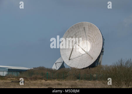 Près de Goonhilly Downs, Helston, Cornwall, UK. 22 févr. 2018. Il a été annoncé aujourd'hui qu'un investissement de 8,4 millions de livres aura lieu à l'élaboration de la Terre à Goonhilly Station pour des missions spatiales. Les médias sociaux sont déjà en utilisant le slogan 'Helston nous avons un problème'. Dans le cadre d'un nouveau projet annoncé aujourd'hui par le Cornwall & Îles Scilly Local Enterprise Partnership (LEP), seront mis à niveau à Goonhilly afin de lui permettre de fournir l'espace profond et suivi des services de communication par satellite sur une base commerciale. Crédit : Simon Maycock/Alamy Live News Banque D'Images