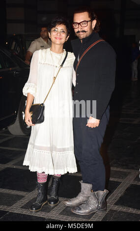 Mumbai, Maharashtra, Inde. Feb 21, 2018. Acteur de cinéma indien Aamir Khan avec femme Kiran Rao assister à la superstar du film 'Secret' succès partie à l'hôtel Grand Hyatt à Mumbai le 22 février, 2018. Azhar Khan/ZUMA Press Crédit : Azhar Khan/ZUMA/Alamy Fil Live News Banque D'Images