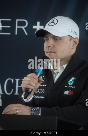 Silverstone, le Northamptonshire, Angleterre. Feb 22, 2018. Vallteri Bottas parler chez Mercedes F1 Lancement de voiture à Silverstone : Crédit ilpo musto/Alamy Live News Banque D'Images