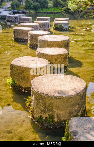 Stepping Stones au Sanctuaire Heian à Kyoto, au Japon. Banque D'Images