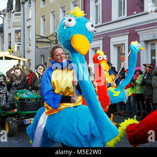 Carnaval rhénan,Rose,Lundi Lundi Gras 2018 procession dans Duelken,people,spectateurs,les fous,les costumes,D-Viersen,D-Viersen-Duelken,Hollande,Rhénanie du Nord - Westphalie,,NRW Banque D'Images