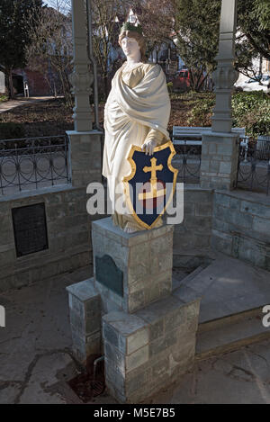 Sodenia statue sous le toit du pavillon à Quellenpark à Bad Soden am Taunus, Hesse, Allemagne Banque D'Images