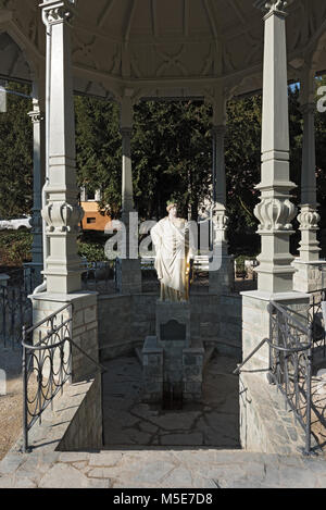 Sodenia statue sous le toit du pavillon à Quellenpark à Bad Soden am Taunus, Hesse, Allemagne Banque D'Images