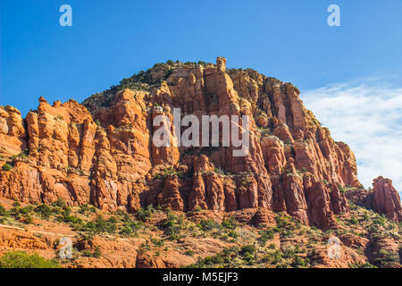 Le Red Rock Formation des montagnes avec des couches géologiques Banque D'Images