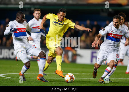 22 février 2018, Estadio de La Ceramica, Villarreal, Espagne ; l'UEFA Europa League Football, série de 16, deuxième manche, Villarreal contre Olympique Lyon ; Chance pour Carlos Bacca pour Villarreal Banque D'Images