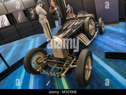 Toronto, Canada. Feb 22, 2018. Une Bugatti 1926 est visible pendant le Salon International de l'Auto 2018 (CSIA) au Metro Toronto Convention Centre, à Toronto, Canada, le 22 février 2018. Avec 17 véhicules allant d'un 1907 à 1971 Thomas Flyer une Ferrari 365, ce salon de voitures se déroule du 16 au 25 février 2018 au CIAS. Credit : Zou Zheng/Xinhua/Alamy Live News Banque D'Images