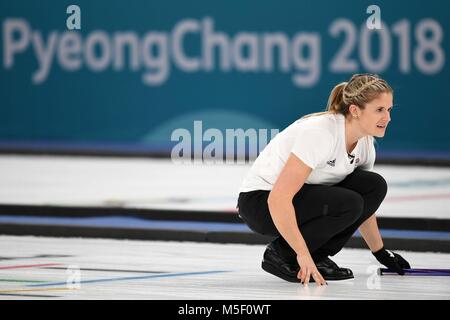 Centre de curling Gangneung, Corée du Sud. 23 Février, 2018. Vicki Adams (GBR). Womens le curling. Demi-finale. Le centre de curling de Gangneung. Gangneung. Jeux Olympiques d'hiver de Pyeongchang 2018. République de Corée. 23/02/2018. Credit : Sport en images/Alamy Live News Banque D'Images