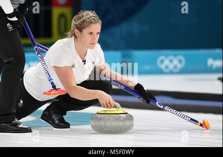 Centre de curling Gangneung, Corée du Sud. 23 Février, 2018. Vicki Adams (GBR). Womens le curling. Demi-finale. Le centre de curling de Gangneung. Gangneung. Jeux Olympiques d'hiver de Pyeongchang 2018. République de Corée. 23/02/2018. Credit : Sport en images/Alamy Live News Banque D'Images
