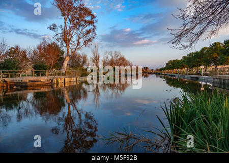 Albufera avec bateaux de pêche pittoresque de Catarroja Banque D'Images