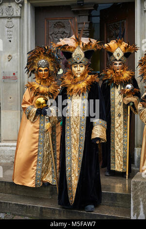 Carnaval vénitien de Schwäbisch Hall et une petite ville médiévale en Allemagne. Le festival est appelé Hallia Venezia. Banque D'Images