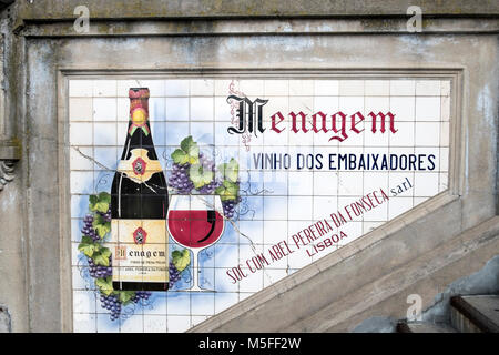 Carrelages au marché de Porto, Portugal Banque D'Images