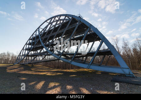 Allemagne - Février 21,2018 : le pont en arc en acier Bitterfelder Bogen, un monument de la ville de Merseburg, connu comme un important à l'Est G Banque D'Images