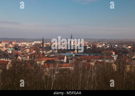 Allemagne - 21 Février 2018 : Vue de la ville est-allemande de Bitterfeld avec ses églises. Banque D'Images