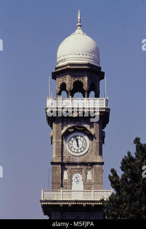Tour de l'horloge de Shalini Palace, Rankala Lake, Mumbai, Maharashtra, Inde Banque D'Images