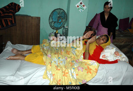 Patient dans l'hôpital, Bhopal, Madhya Pradesh, Inde, Asie Banque D'Images