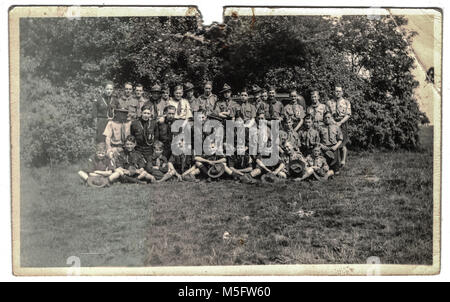 Photographie du groupe d'une troupe scoute lors du 5ème Jamboree Scout de garçon, tenue à Bloemendaal Vogelenzang Holland, Pays-Bas, 30 juillet au 13 août 1937 Banque D'Images