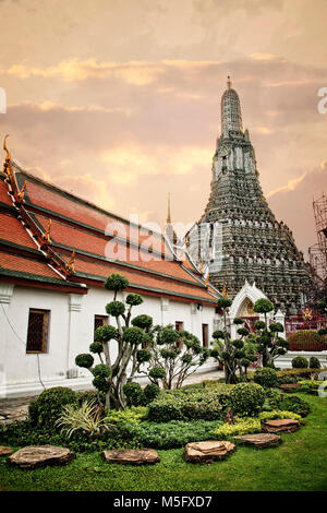 Wat Arun sur le Choa Phraya. Bangkok, Thaïlande. Banque D'Images