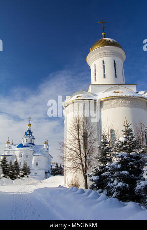 Kazan, Russie, le 9 février 2017, monastère Zilant - église gelé d'hiver journée ensoleillée, la religion concept Banque D'Images