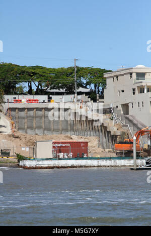 Site de construction d'une maison le long de la rivière Brisbane, Australie Banque D'Images