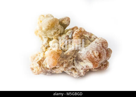 Résine copal isolé sur fond blanc stone Banque D'Images