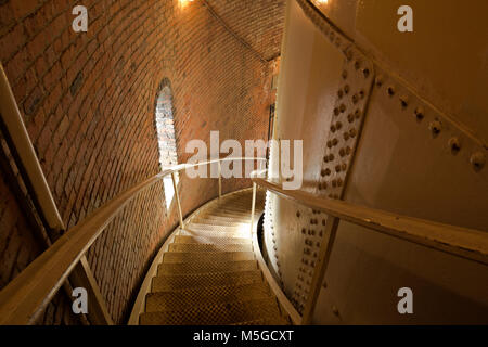 WA13676-00...WASHINGTON - Escalier d'une tour d'eau en brique avec une plate-forme d'observation construit en 1906 et fait maintenant partie de Seattle's Volunteer Park sur Capitol H Banque D'Images