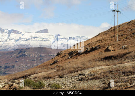 Montagnes du Drakensberg avec snow, Afrique du Sud Banque D'Images