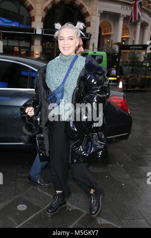 Anne Marie arrive au studio pour Global Capital radio avec : Anne Marie Où : London, Royaume-Uni Quand : 23 Jan 2018 Crédit : Michael Wright/WENN.com Banque D'Images