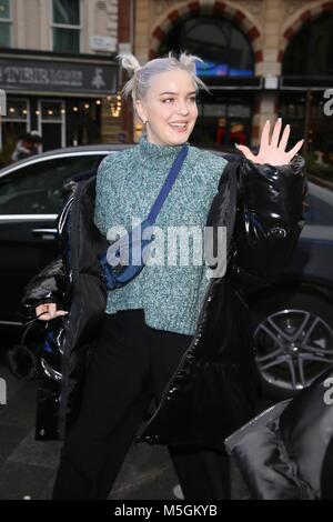 Anne Marie arrive au studio pour Global Capital radio avec : Anne Marie Où : London, Royaume-Uni Quand : 23 Jan 2018 Crédit : Michael Wright/WENN.com Banque D'Images