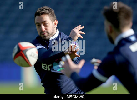 Scotland's Greig Laidlaw au cours de l'exécution du capitaine à Murrayfield, Edinburgh BT. Banque D'Images