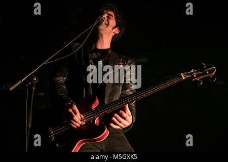 Oakland, États-Unis. Feb 22, 2018. Robert Levon Été de Black Rebel Motorcycle Club effectue le 22 février 2018 à la Fox Theatre dans Oaklland, ca. Crédit : l'accès Photo/Alamy Live News Banque D'Images