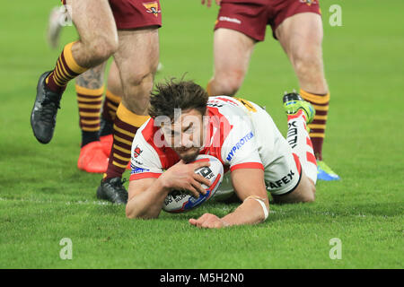 Huddersfield, UK. Feb 23, 2018. John Smiths Stadium, Huddersfield, Angleterre ; Betfred Super League rugby, Huddersfield Giants contre St Helens ; Jon Wilkin de St Helens va au-dessus d'un crédit d'essayer : Nouvelles Images/Alamy Live News Banque D'Images