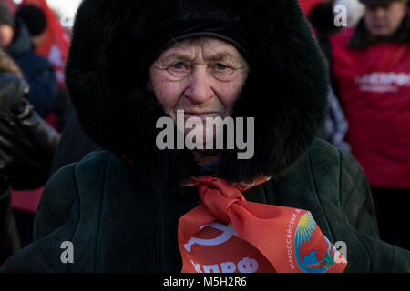 Moscou, Russie. Feb 23, 2018. Les participants de la marche en l'honneur du 100e anniversaire de l'Armée Rouge Crédit : Nikolay Vinokourov/Alamy Live News Banque D'Images