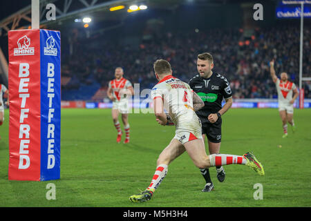 Huddersfield, UK. Feb 23, 2018. John Smiths Stadium, Huddersfield, Angleterre ; Betfred Super League rugby, Huddersfield Giants contre St Helens ; Mark Percival de St Helens va au-dessus d'un crédit d'essayer : Nouvelles Images/Alamy Live News Banque D'Images