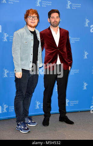 Ed Sheeran et Murray Cummings durant la 'Songwriter' photocall à la 68e Festival International du Film de Berlin / Berlinale 2018 le 23 février 2018 à Berlin, Allemagne. Banque D'Images