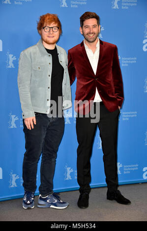 Ed Sheeran et Murray Cummings durant la 'Songwriter' photocall à la 68e Festival International du Film de Berlin / Berlinale 2018 le 23 février 2018 à Berlin, Allemagne. Banque D'Images