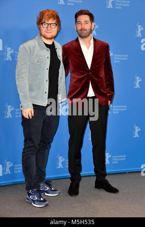 Ed Sheeran et Murray Cummings durant la 'Songwriter' photocall à la 68e Festival International du Film de Berlin / Berlinale 2018 le 23 février 2018 à Berlin, Allemagne. Banque D'Images