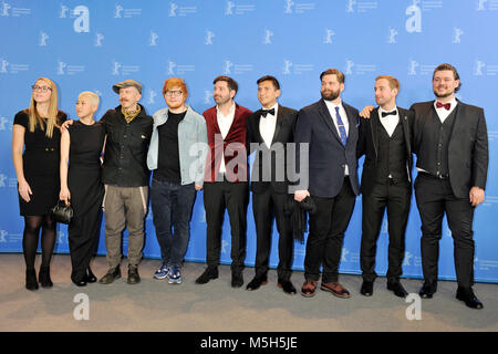 Berlin, Allemagne. Feb 23, 2018. (NOTE DU RÉDACTEUR : Image a été retouchée numériquement) l.t.r : Maleri Sevier, Kimmie Kim, Foy Vance, Ed Sheeran, Murray Cummings, Alejandro Reyes-Knight Wainwright-Pearce, Ben, Billy Cummings et William Bean photographiés à l''Songwriter' photo lors de la 68ème Festival du Film de Berlin à l'hôtel Grand Hyatt le 23 février 2018 à Berlin, Allemagne. Crédit : John Rasimus/Media Punch ***France, Suède, Norvège, Finlande, USA, Denark, la République tchèque, l'Amérique du Sud seulement***/Alamy Live News Banque D'Images