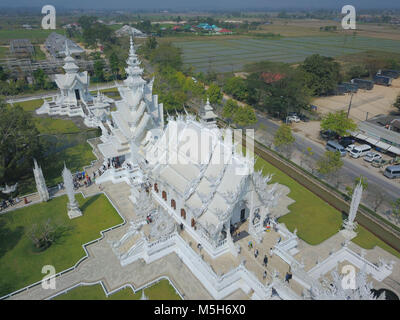 Chiang Rai, Chiang Rai, la Chine. Feb 24, 2018. Chiang Rai, Thailand-February 2018 : Le Wat Rong Khun, mieux connu sous le nom de Temple blanc, est l'un des meilleurs de Chiang Rai en Thaïlande attractions visitées. Le Wat Rong Khun Chalermchai Kositpipat a été conçu par un célèbre artiste visuel thaï. Crédit : SIPA Asie/ZUMA/Alamy Fil Live News Banque D'Images