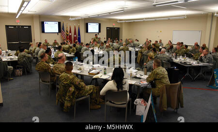 Maryland National Guard hauts dirigeants réunis pour une conférence le 20 janvier 2018 à Warfield Air National Guard Base à Middle River, dans le Maryland La conférence donna un aperçu sur les plans futurs du MDNG et accueilli Liz Nead, invité orateur de motivation, qui s'est adressé aux membres des services de qualités de leadership et de s'attaquer à des objectifs. (U.S. Air National Guard Banque D'Images