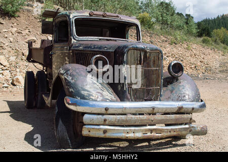 Vintage camionnette abandonnée Banque D'Images