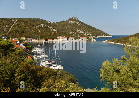 Zaklopatica Village sur l'île de Lastovo, Croatie. Banque D'Images