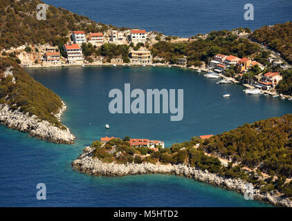 Petit village de l'Adriatique sur l'île de Lastovo Zaklopatica, Croatie. Banque D'Images