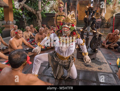 Kecak Fire Dance, Hanuman, Ubud, Bali Banque D'Images