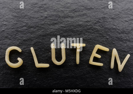 Mot énoncées avec gluten pâtes alphabet à partir de la liste de sélection Banque D'Images