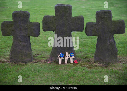 Tombes de Soldats allemands de la Première Guerre mondiale dans le cimetière de Langemark, lépreux, Belgique Banque D'Images